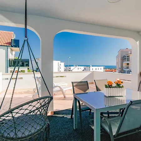 Lijan Apartment *